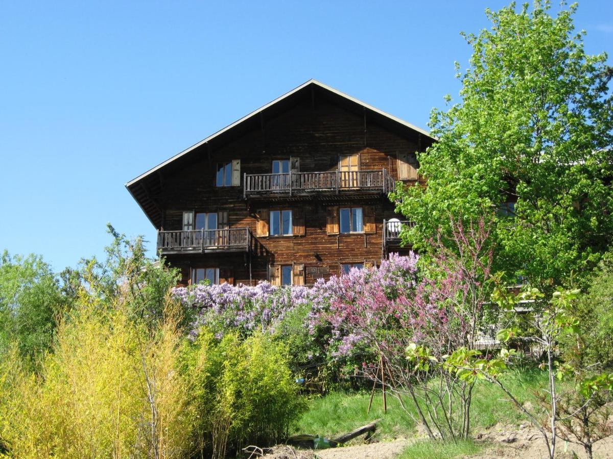 Le Vieux Chalet Bed and Breakfast Embrun Exteriör bild